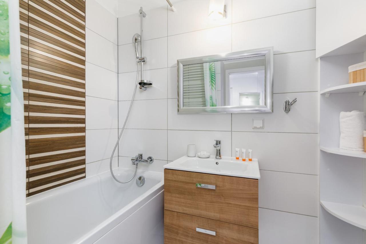 New Slavia Apartments Promenada Gwiazd By The Beach By Noclegi Renters ミエンジズドロイェ エクステリア 写真